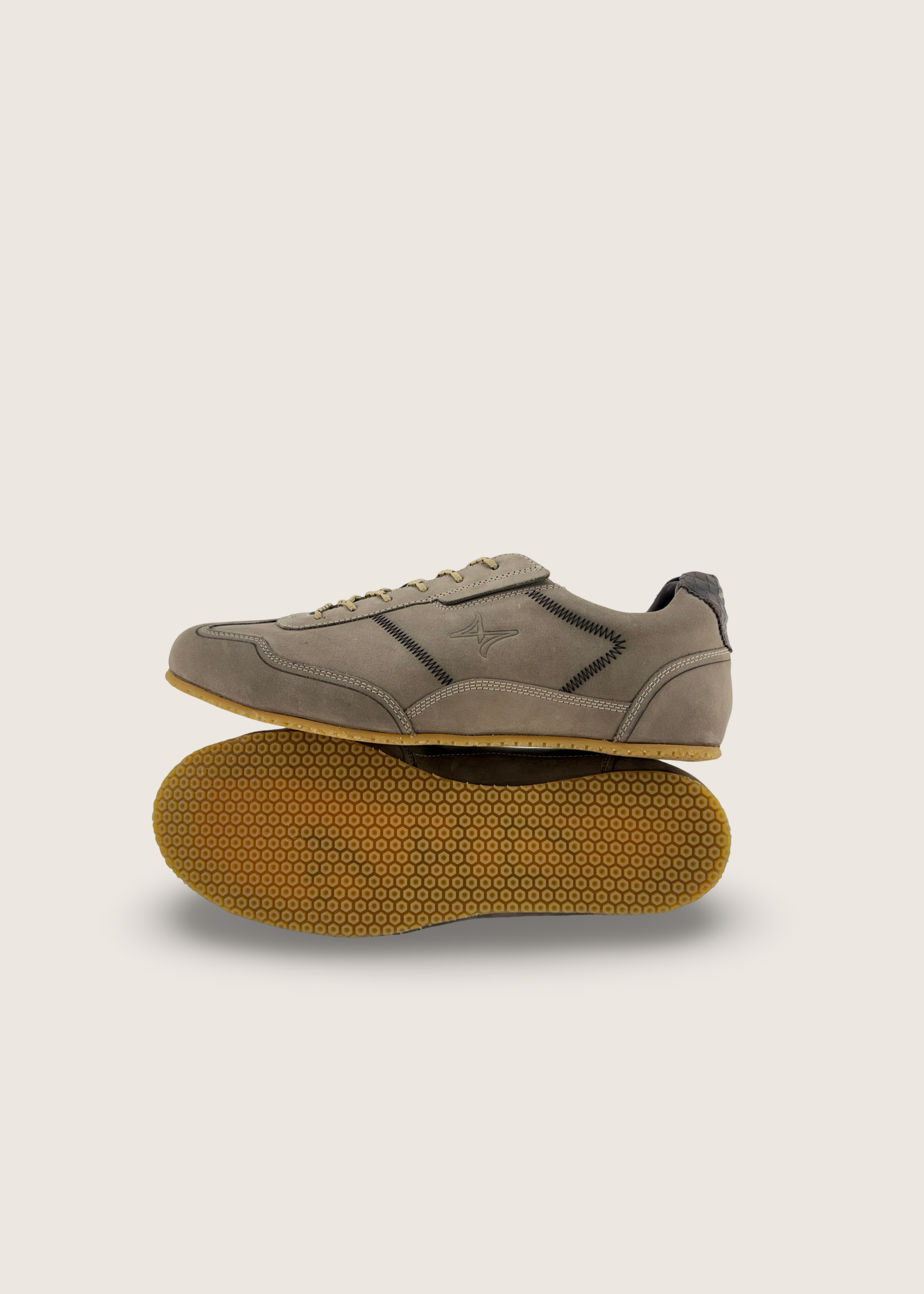 Mizu Nubuck Taupe