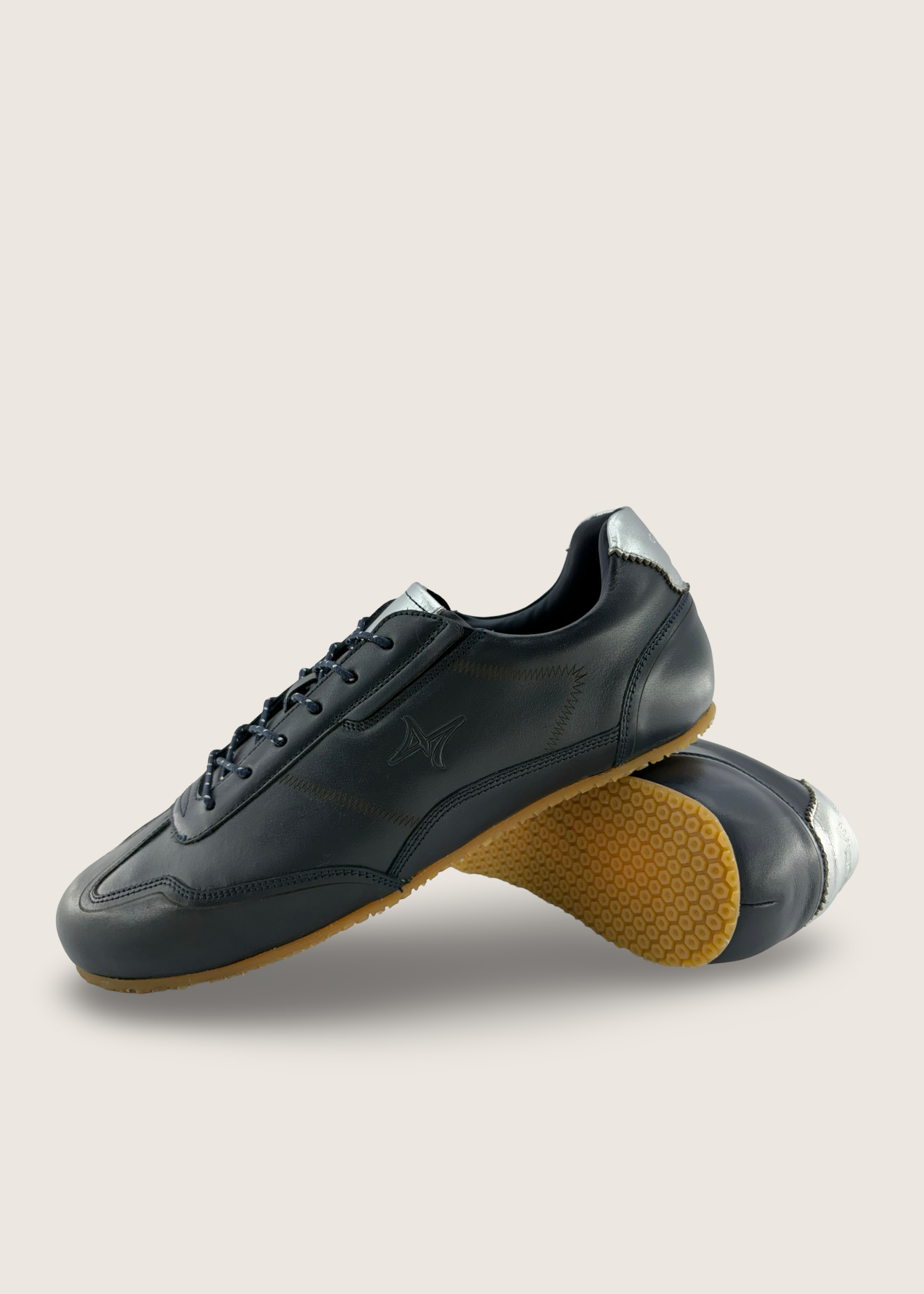水 Men's MIZU in deep blue argentinian lapacho leather and rubber sole