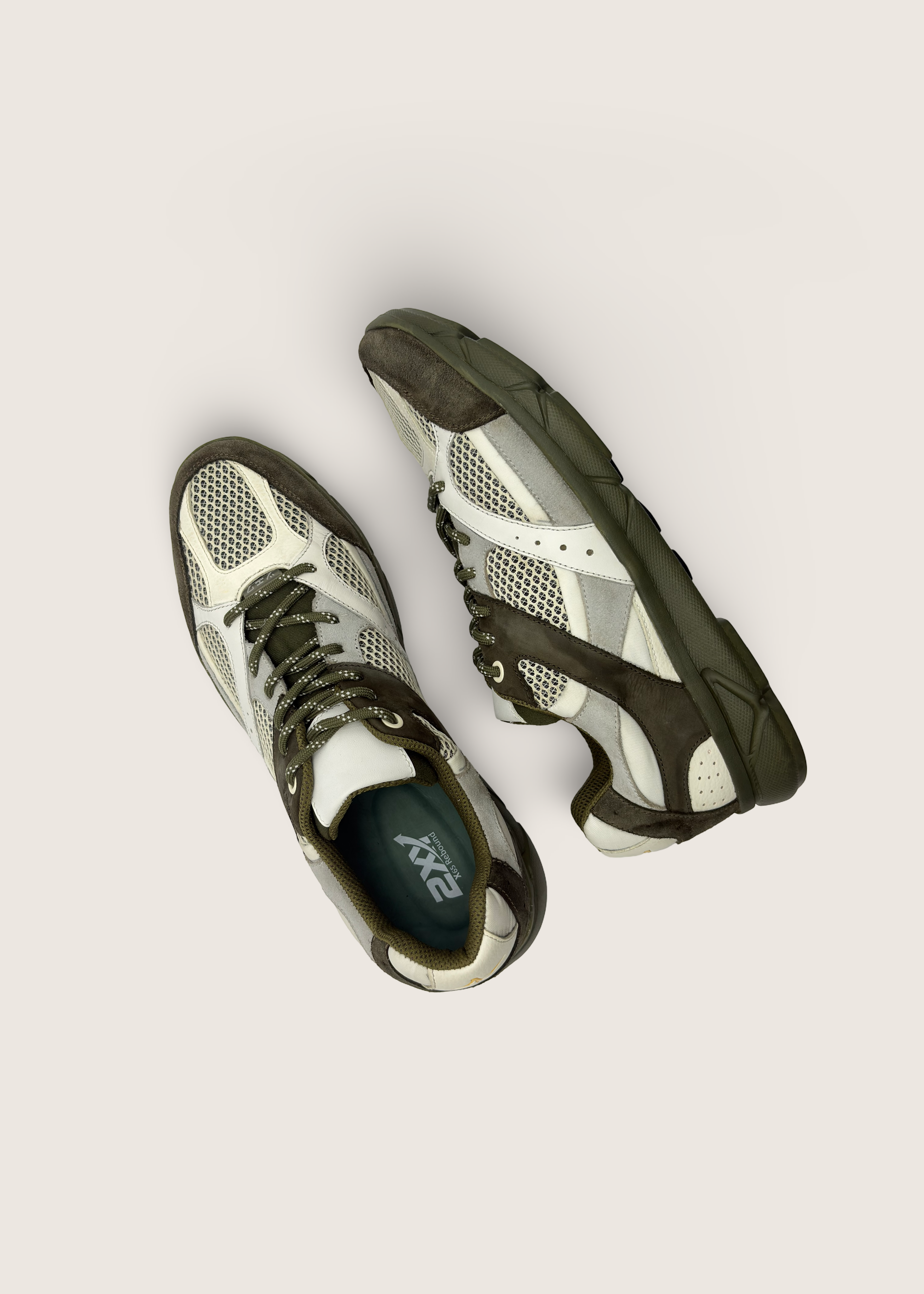 富士 Men's FUJI in olive leather nubuck with silver white technical mesh panels