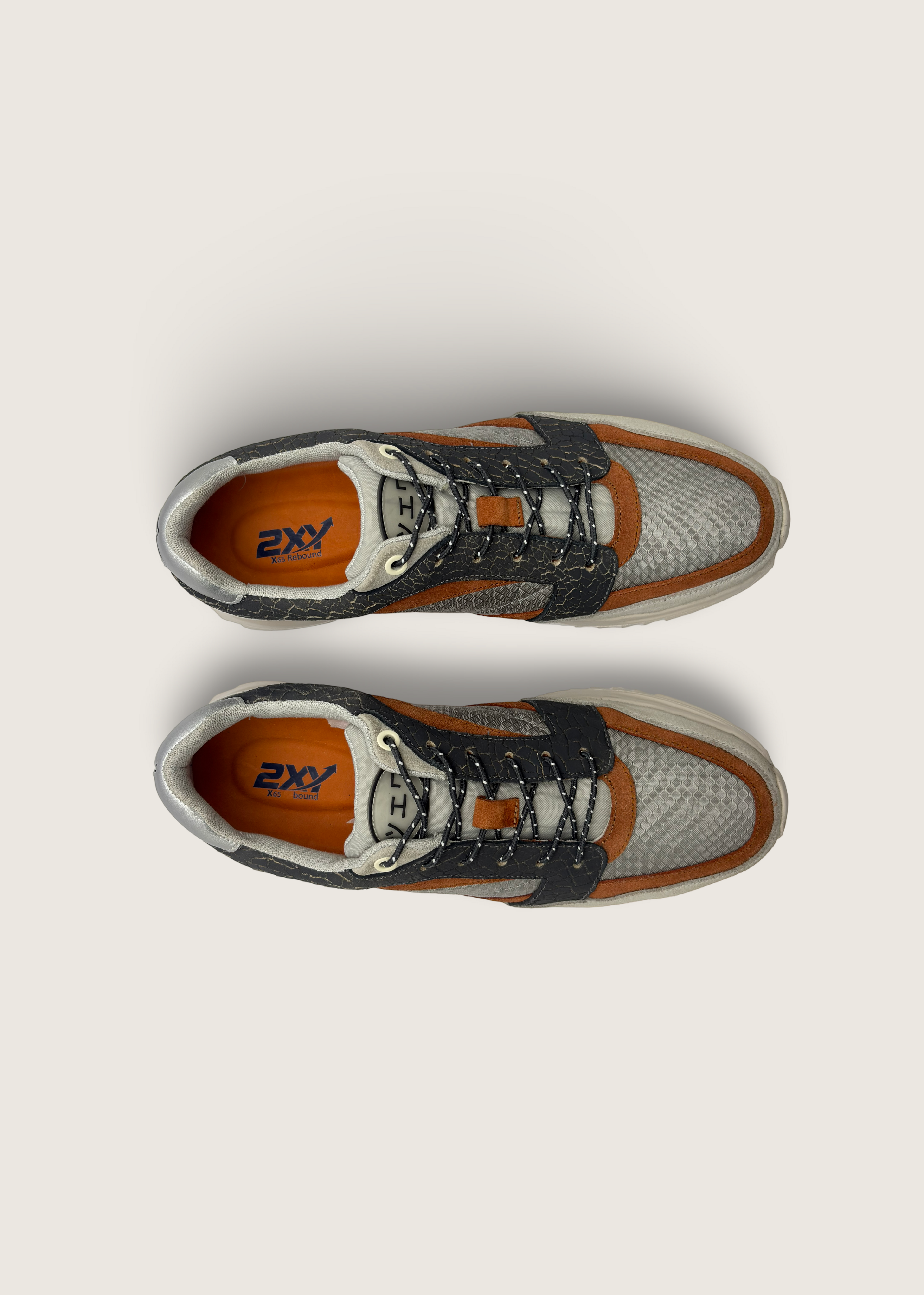 海 Men's KAI in pumice leather suede with silver grey diamond nylon parachute taffeta