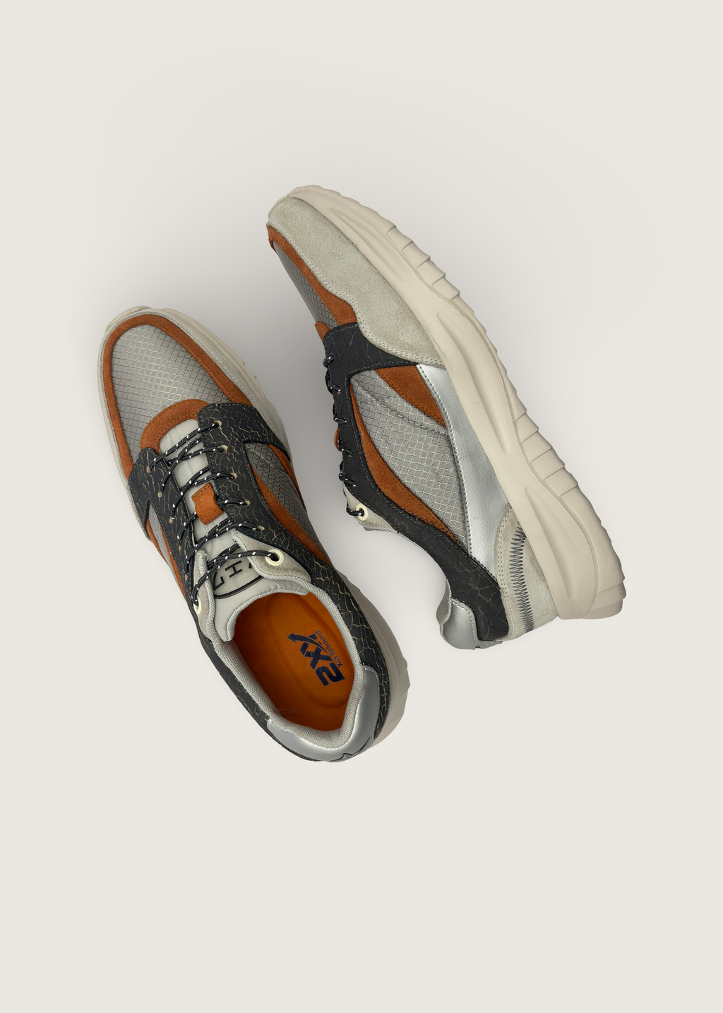 海 Men's KAI in pumice leather suede with silver grey diamond nylon parachute taffeta