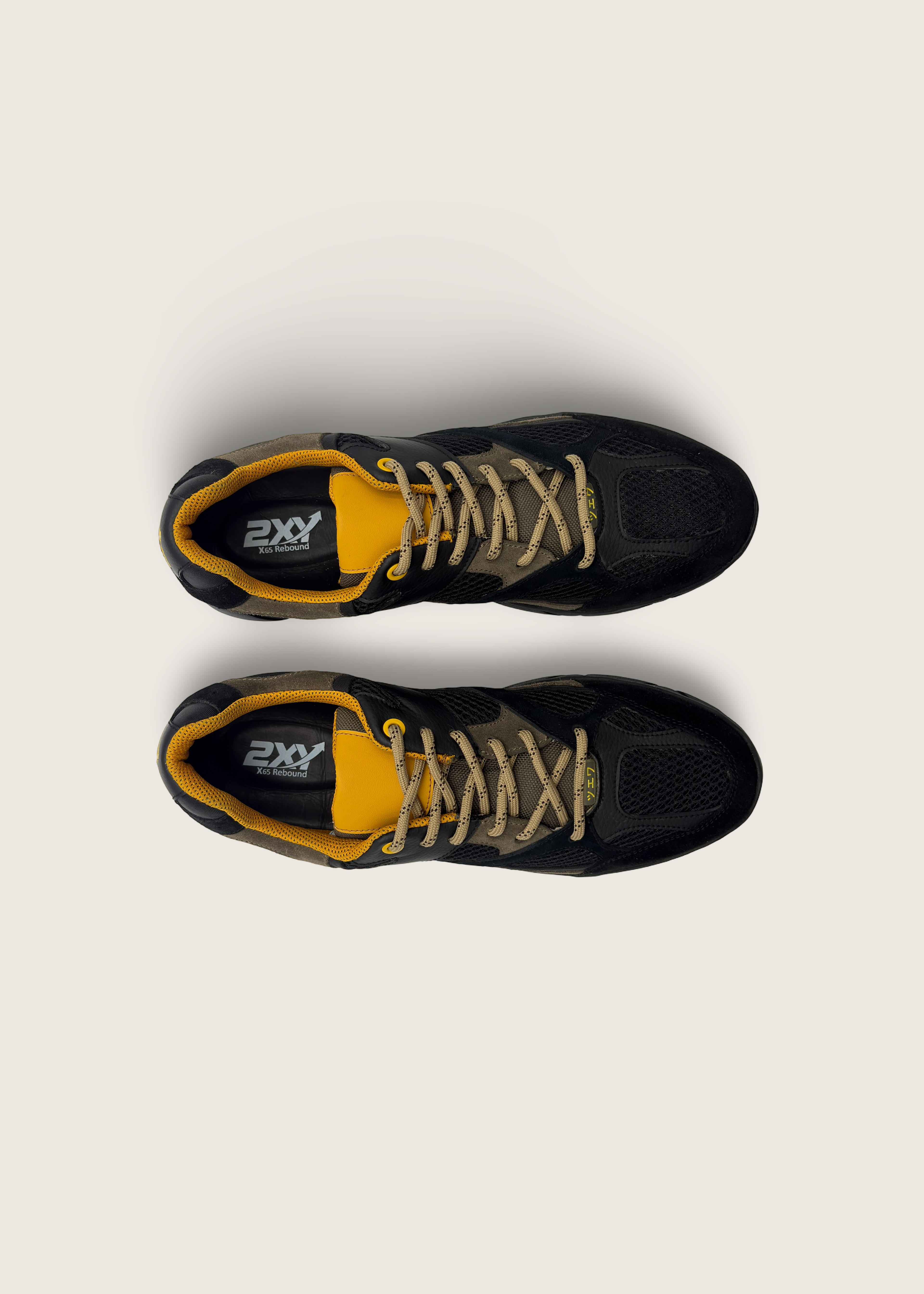 富士 Men's FUJI in black leather nubuck with black technical mesh panels