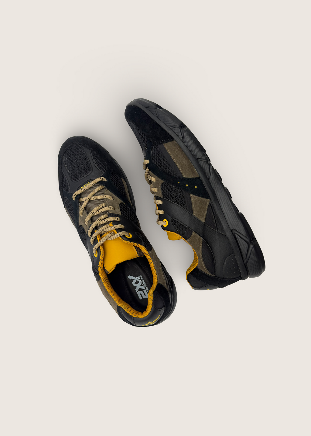 富士 Men's FUJI in black leather nubuck with black technical mesh panels