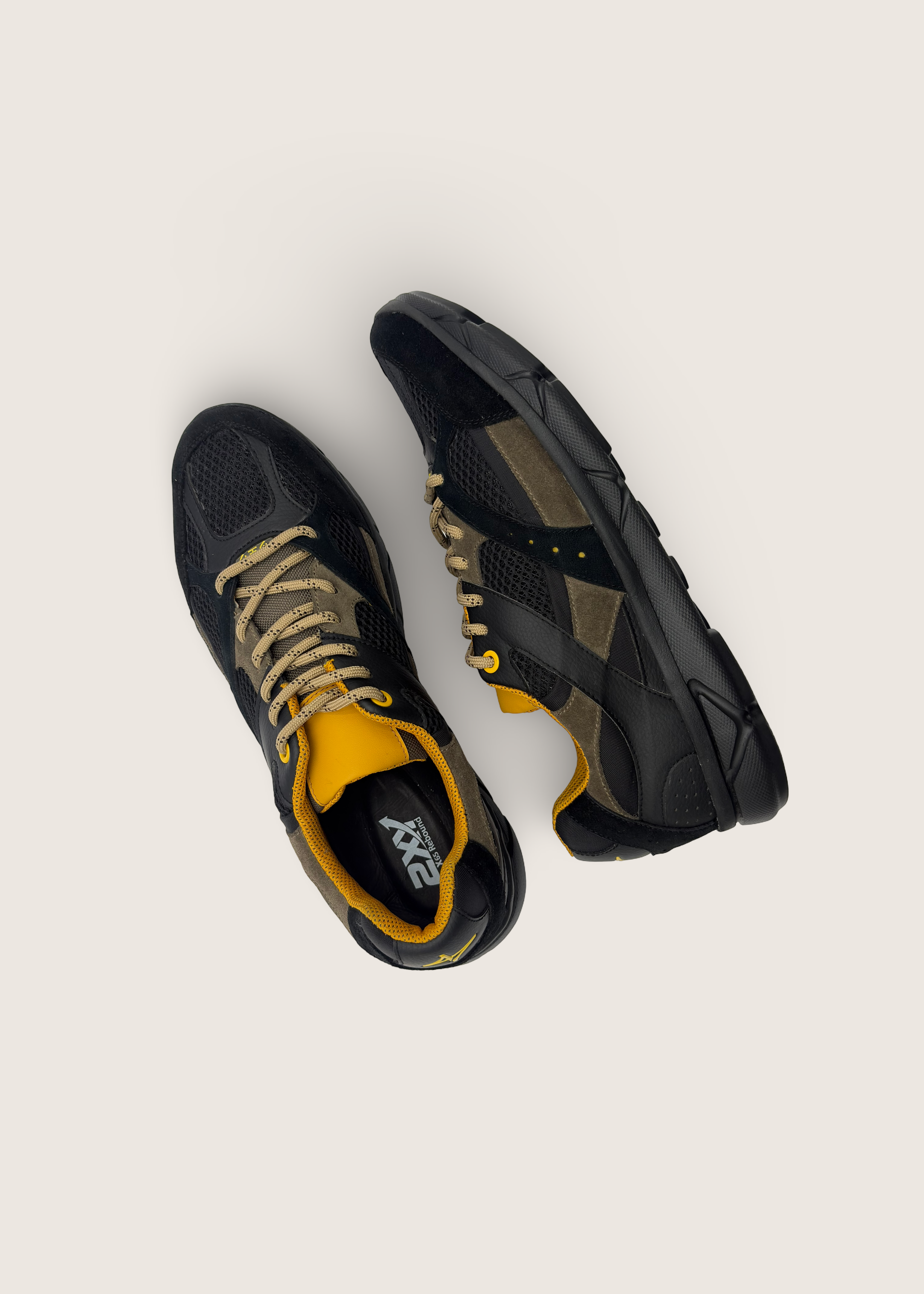 富士 Men's FUJI in black leather nubuck with black technical mesh panels