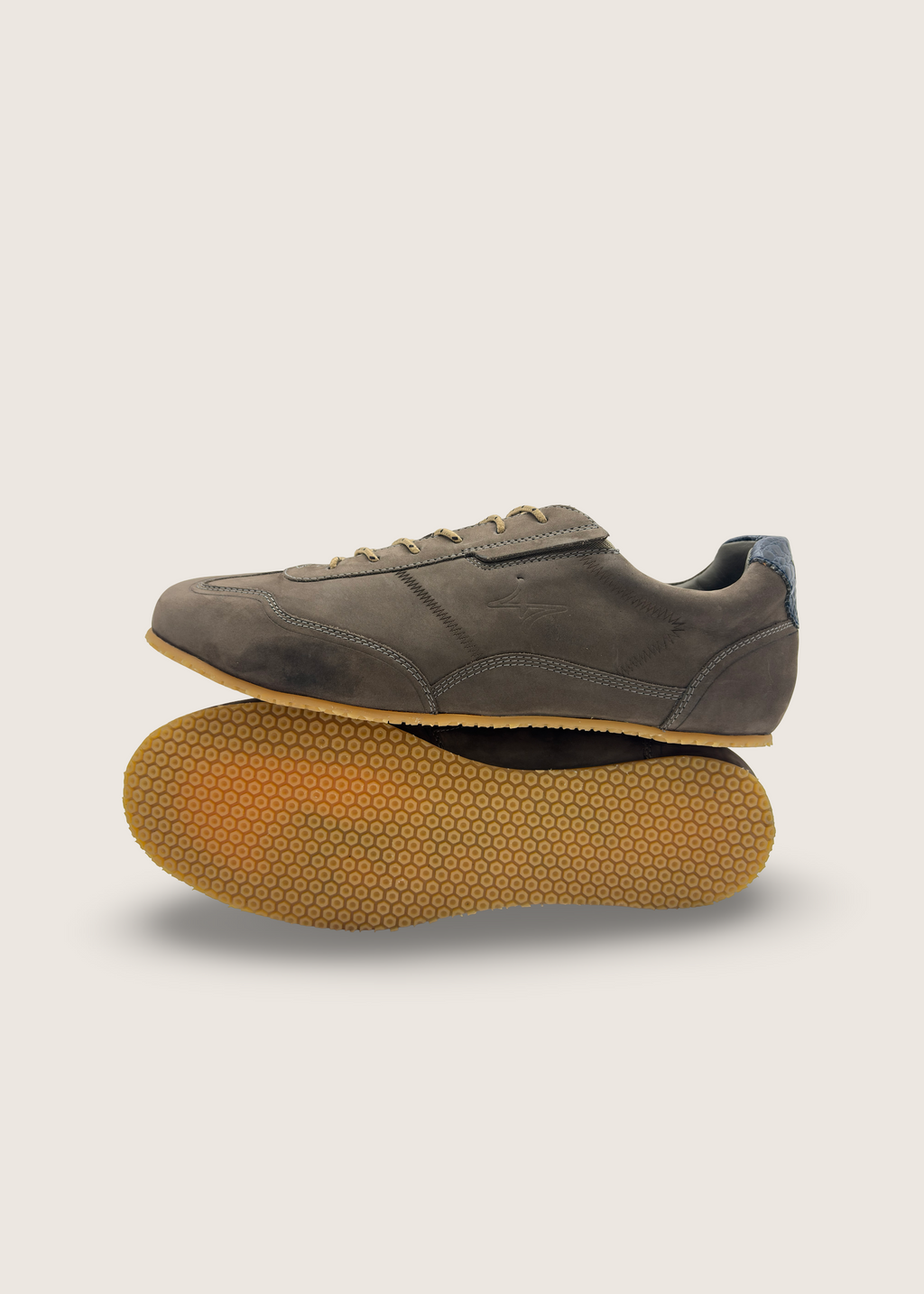 Mizu Nubuck Charcoal