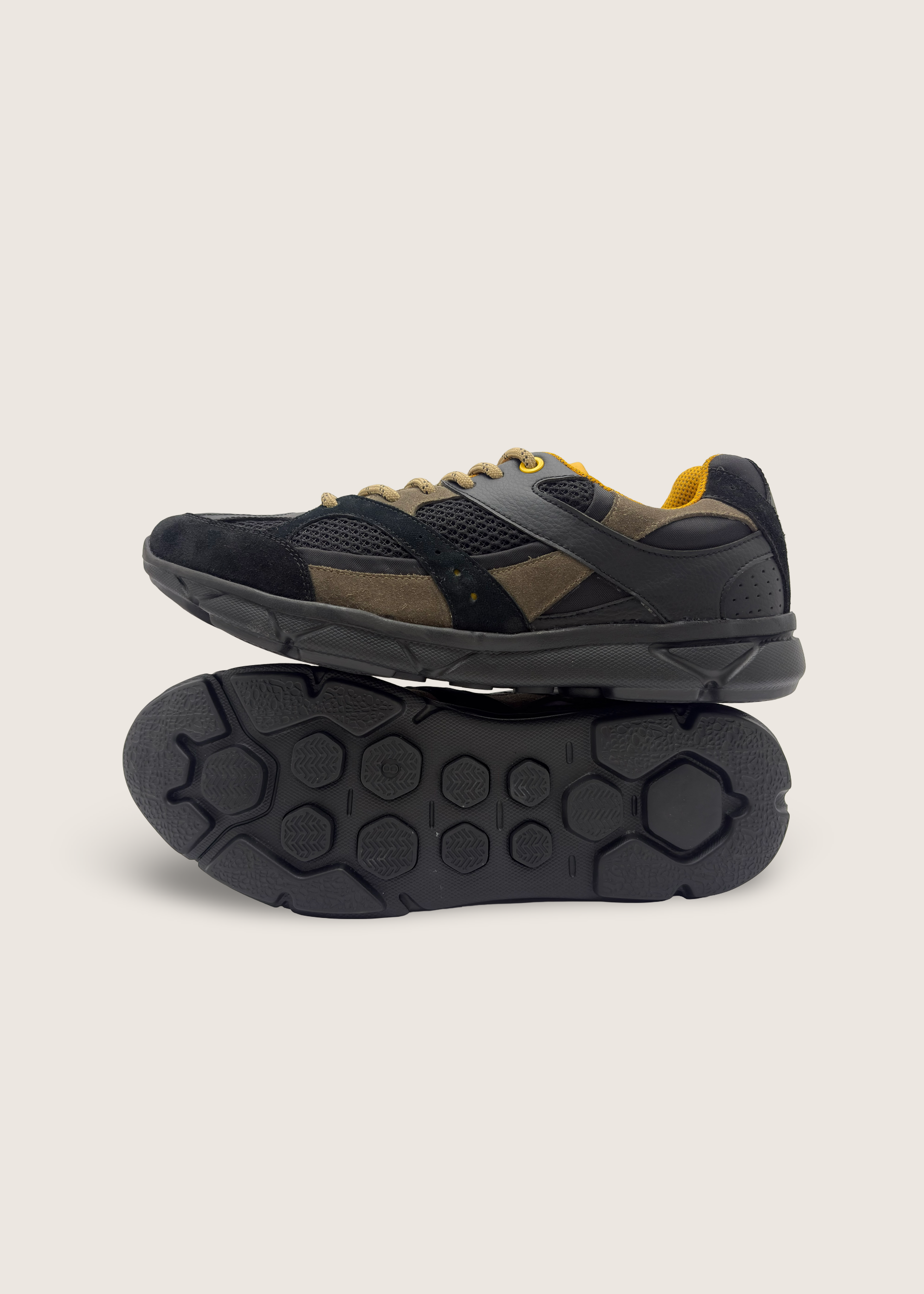 富士 Men's FUJI in black leather nubuck with black technical mesh panels