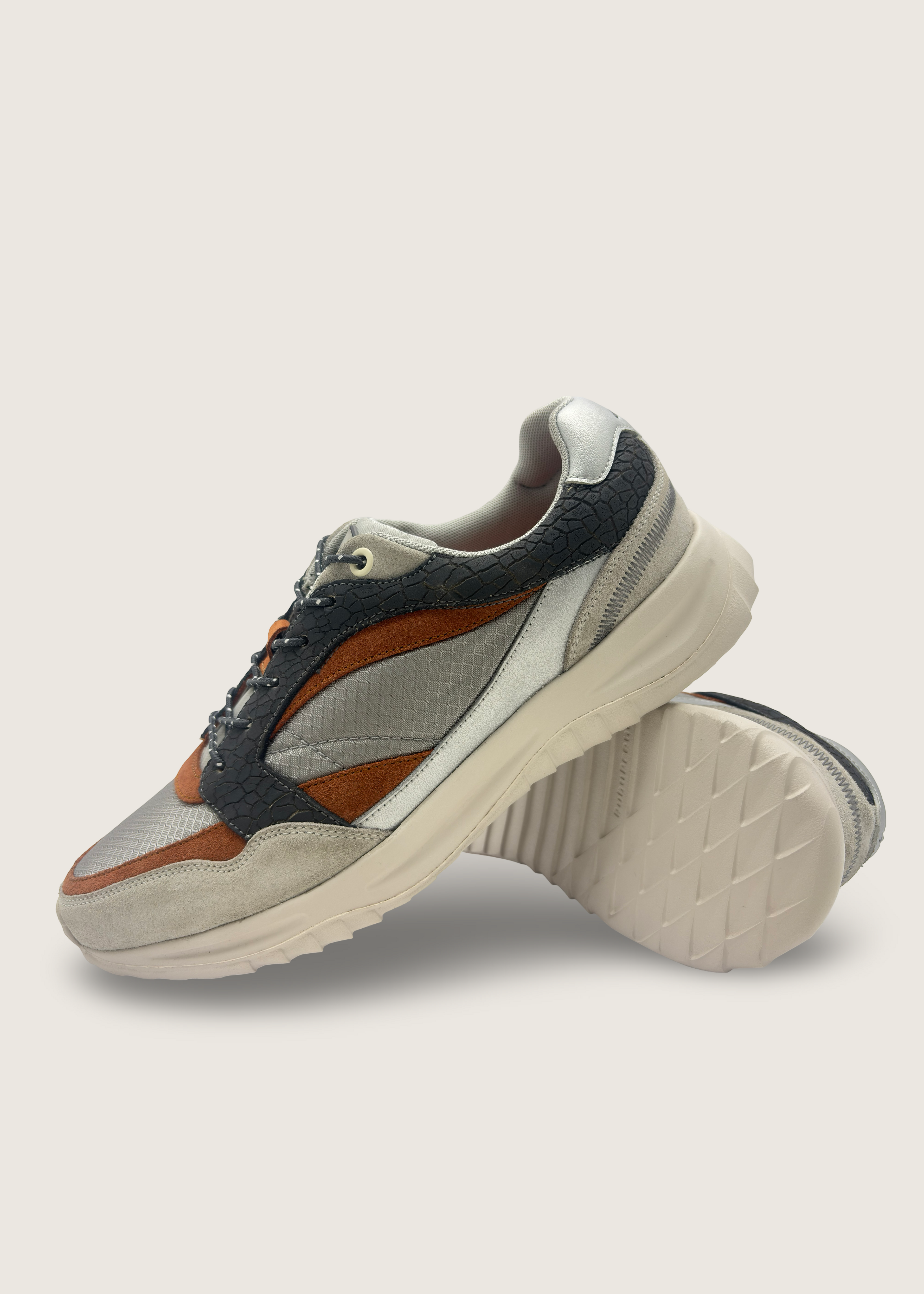 海 Men's KAI in pumice leather suede with silver grey diamond nylon parachute taffeta
