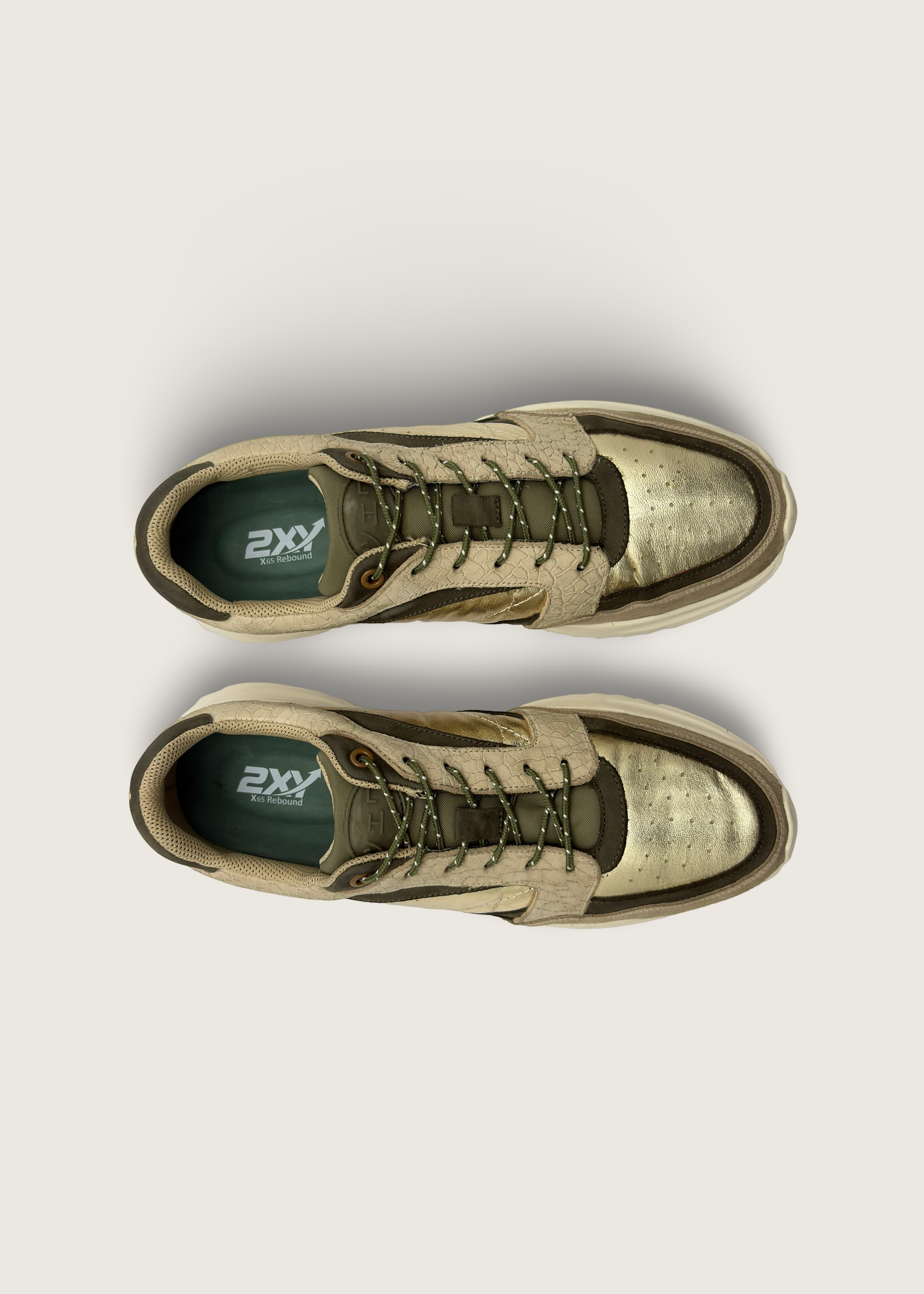 海 Men's KAI in beige leather suede with gold crushed argentinian leather and olive nubuck leather