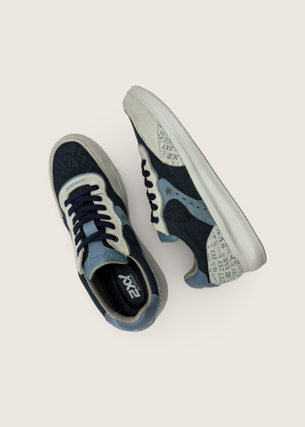 波 Men's NAMI in pumice leather suede with dark navy layers of technical mesh