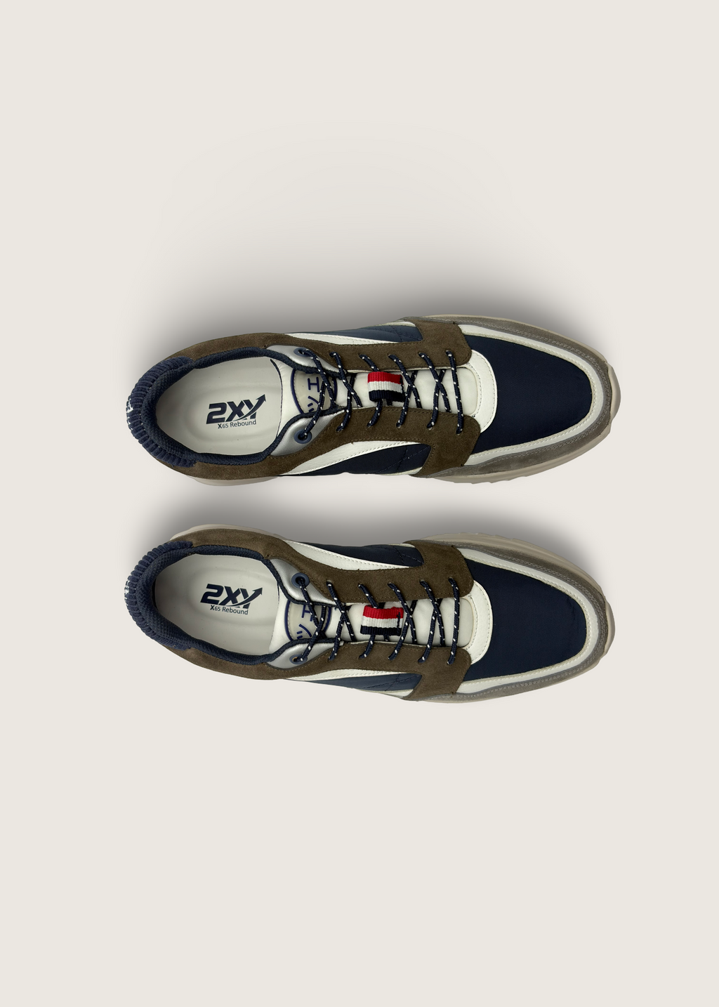 海 Men's KAI in dark grey and pumice leather suede with navy blue nylon parachute taffeta