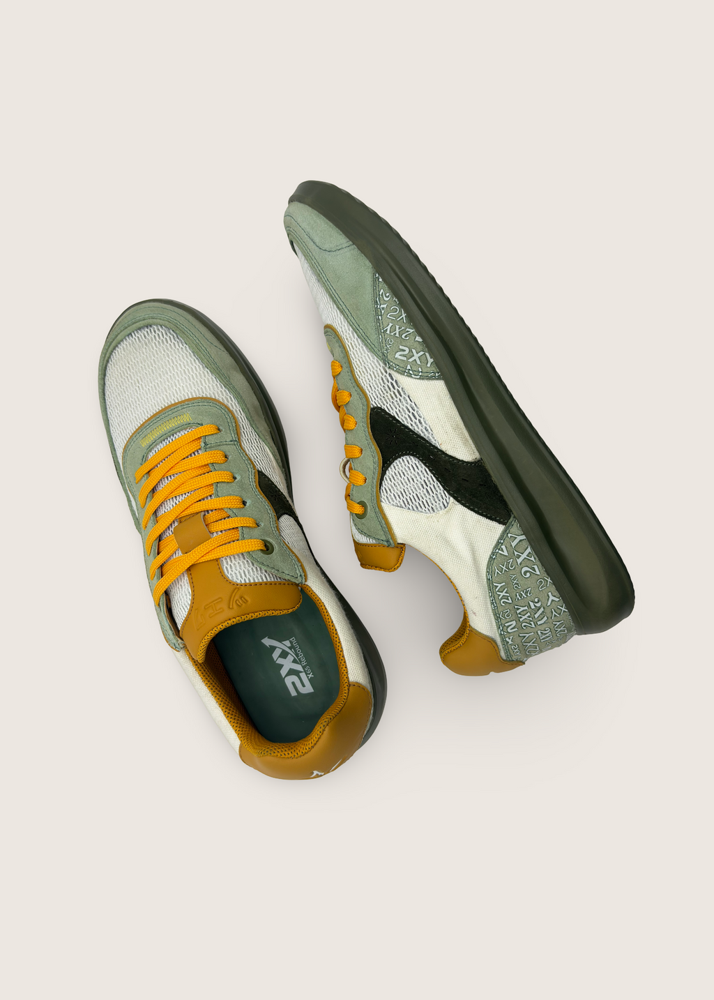 波 Men's NAMI in pastel green leather suede with optical white layers of technical mesh