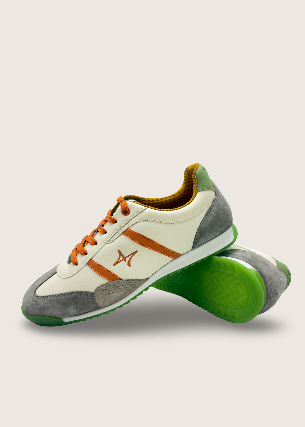 色 Men's IRO in pumice leather suede with creamy white microfiber and leather insole