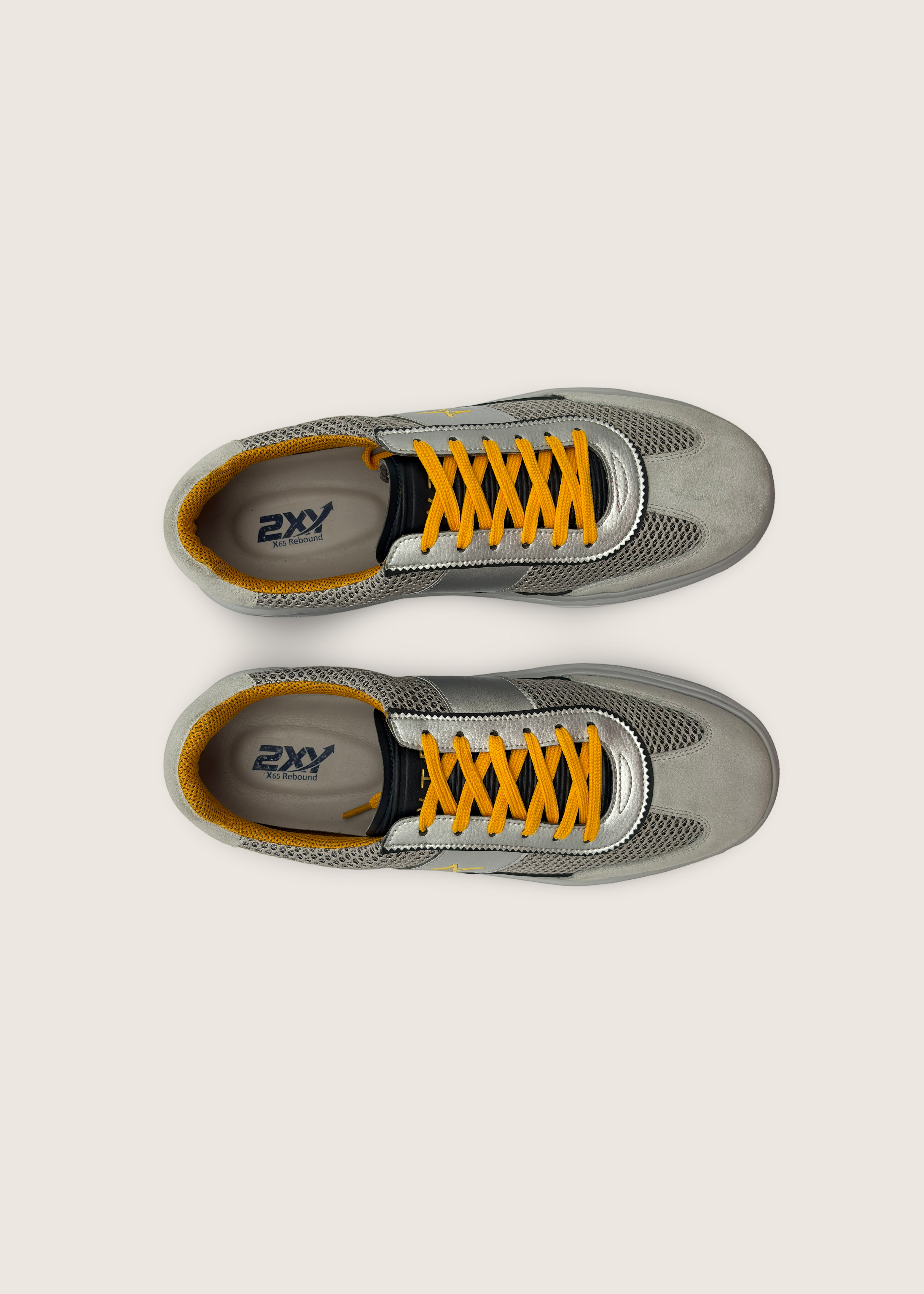 波 Men's SORA in pumice leather suede with white and dark grey layers of technical mesh