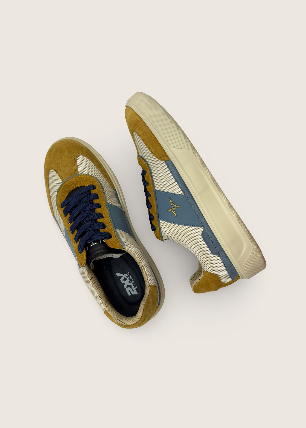 波 Men's SORA in sulphur and lagoon leather suede with white square box cotton canvas