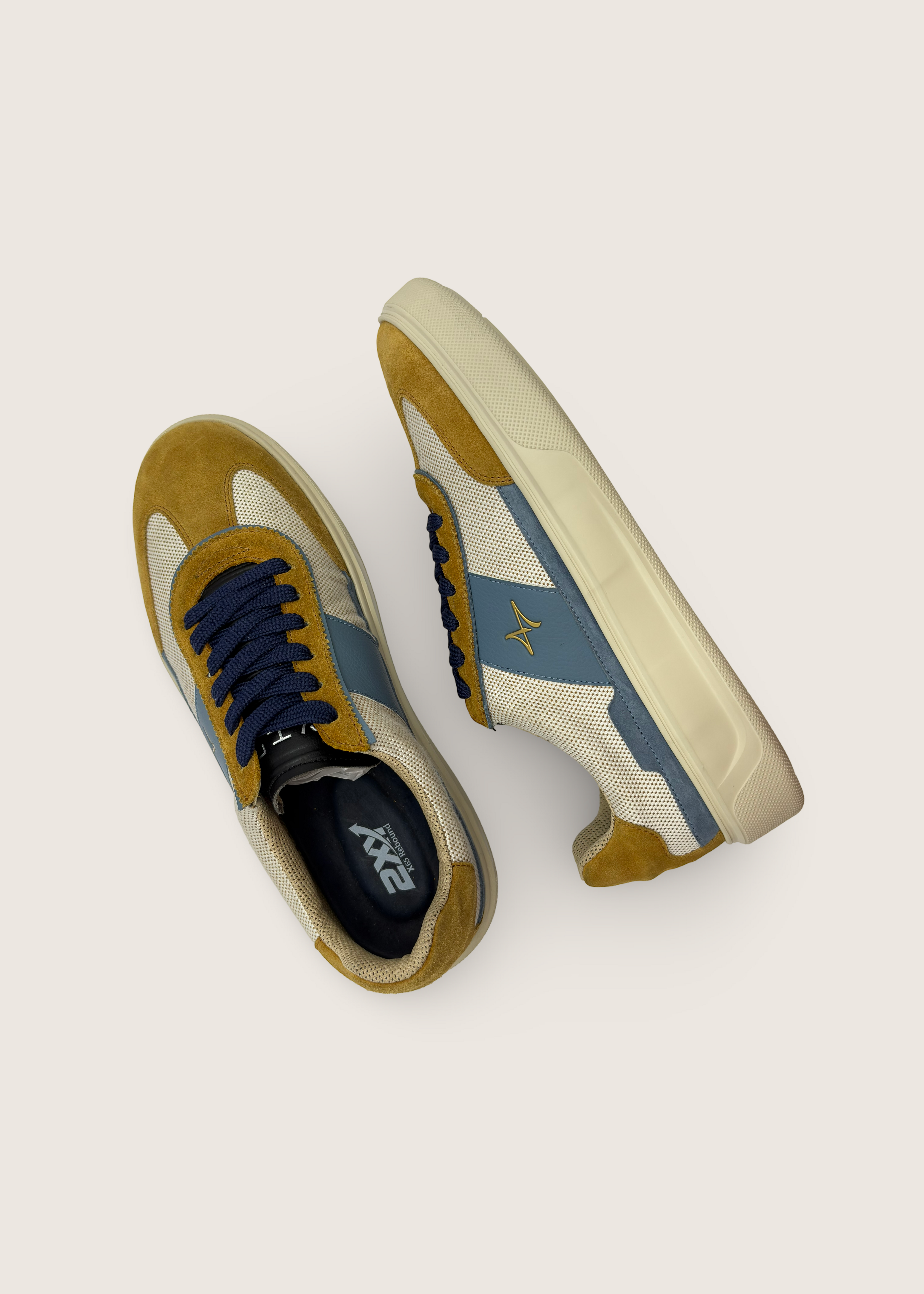 波 Men's SORA in sulphur and lagoon leather suede with white square box cotton canvas