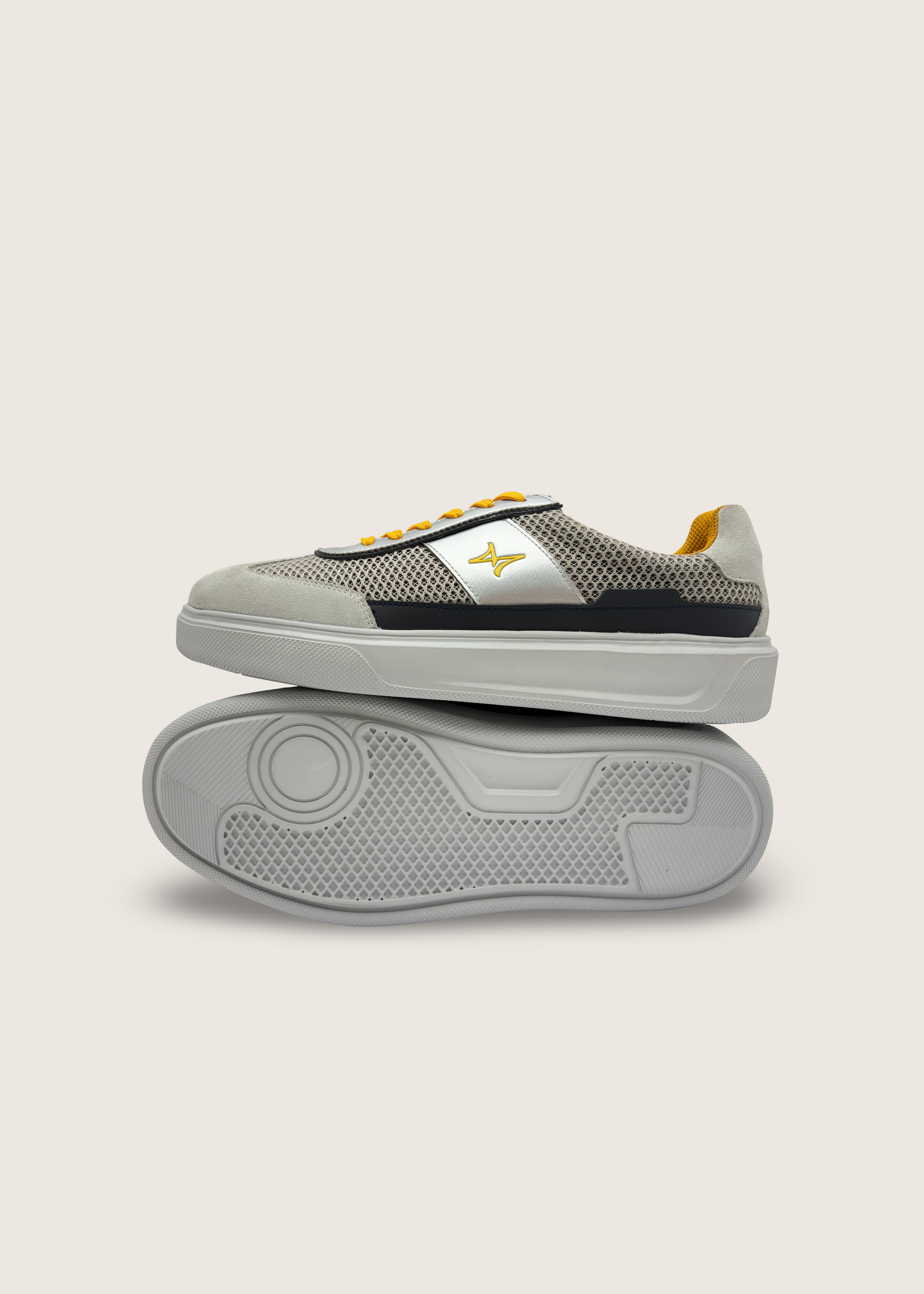 波 Men's SORA in pumice leather suede with white and dark grey layers of technical mesh