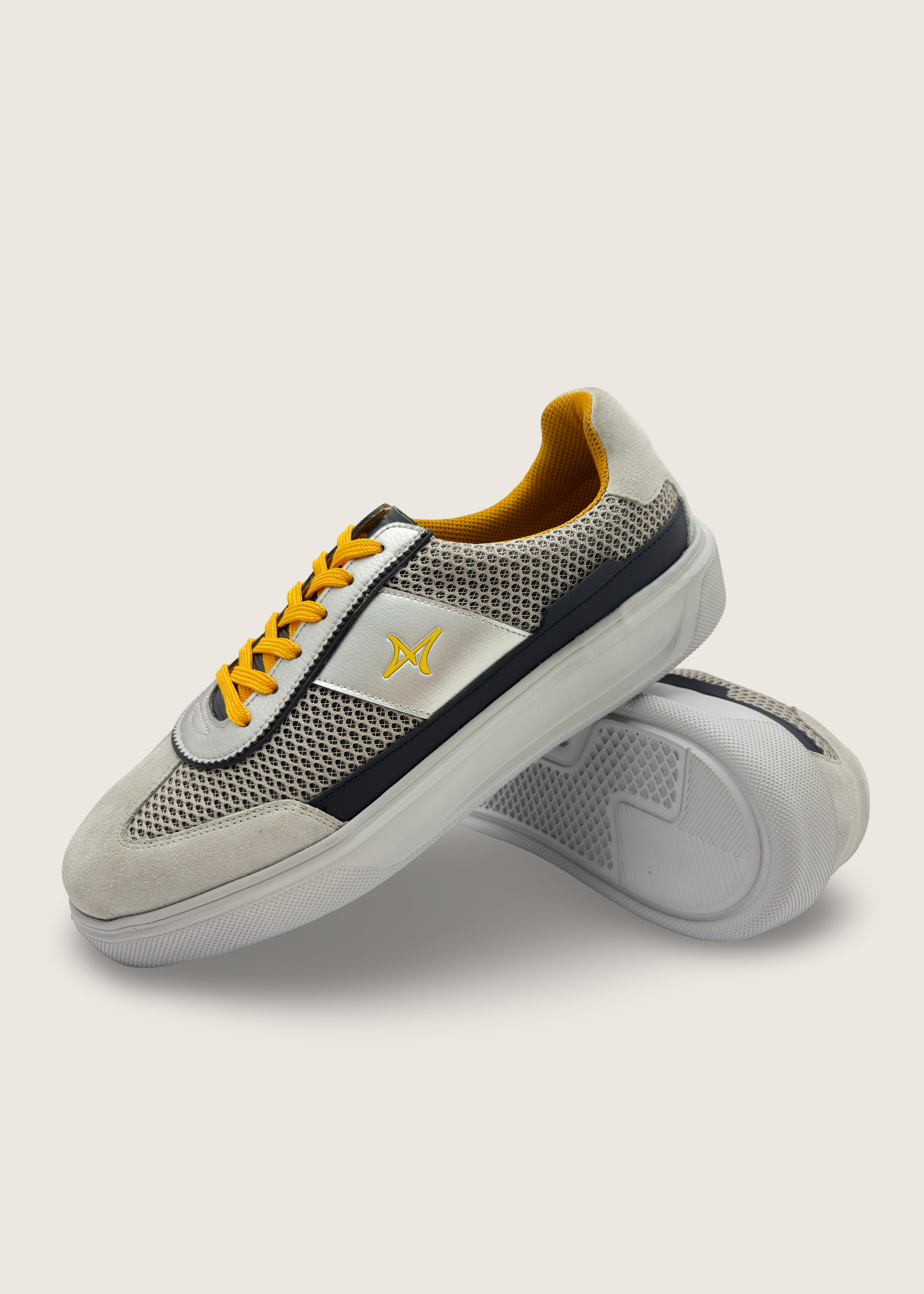 波 Men's SORA in pumice leather suede with white and dark grey layers of technical mesh