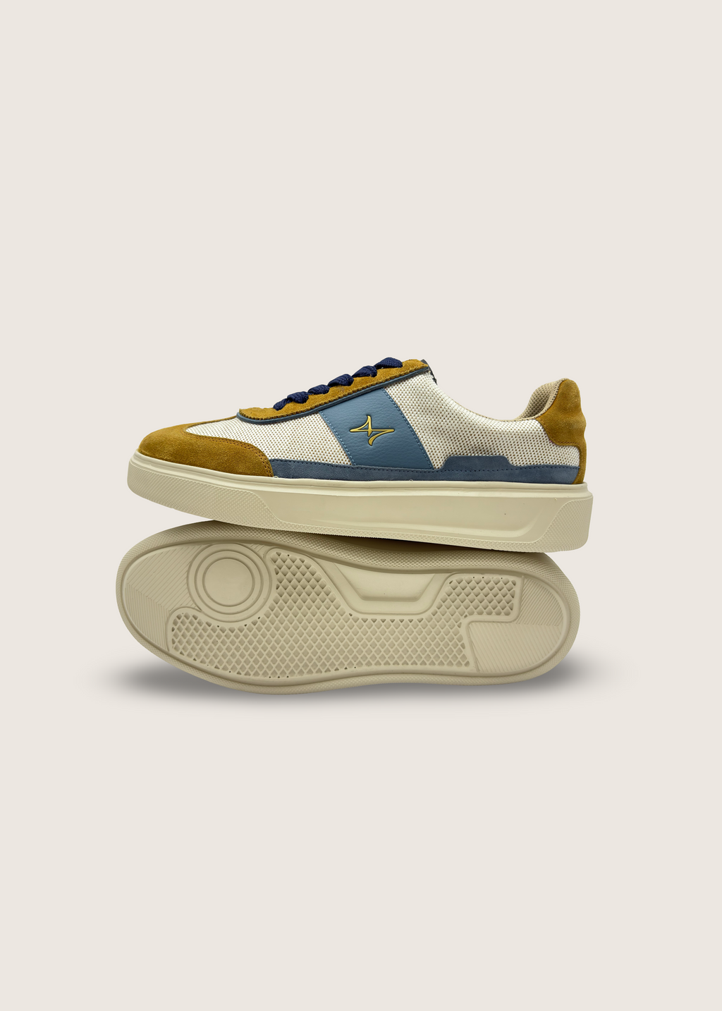波 Men's SORA in sulphur and lagoon leather suede with white square box cotton canvas