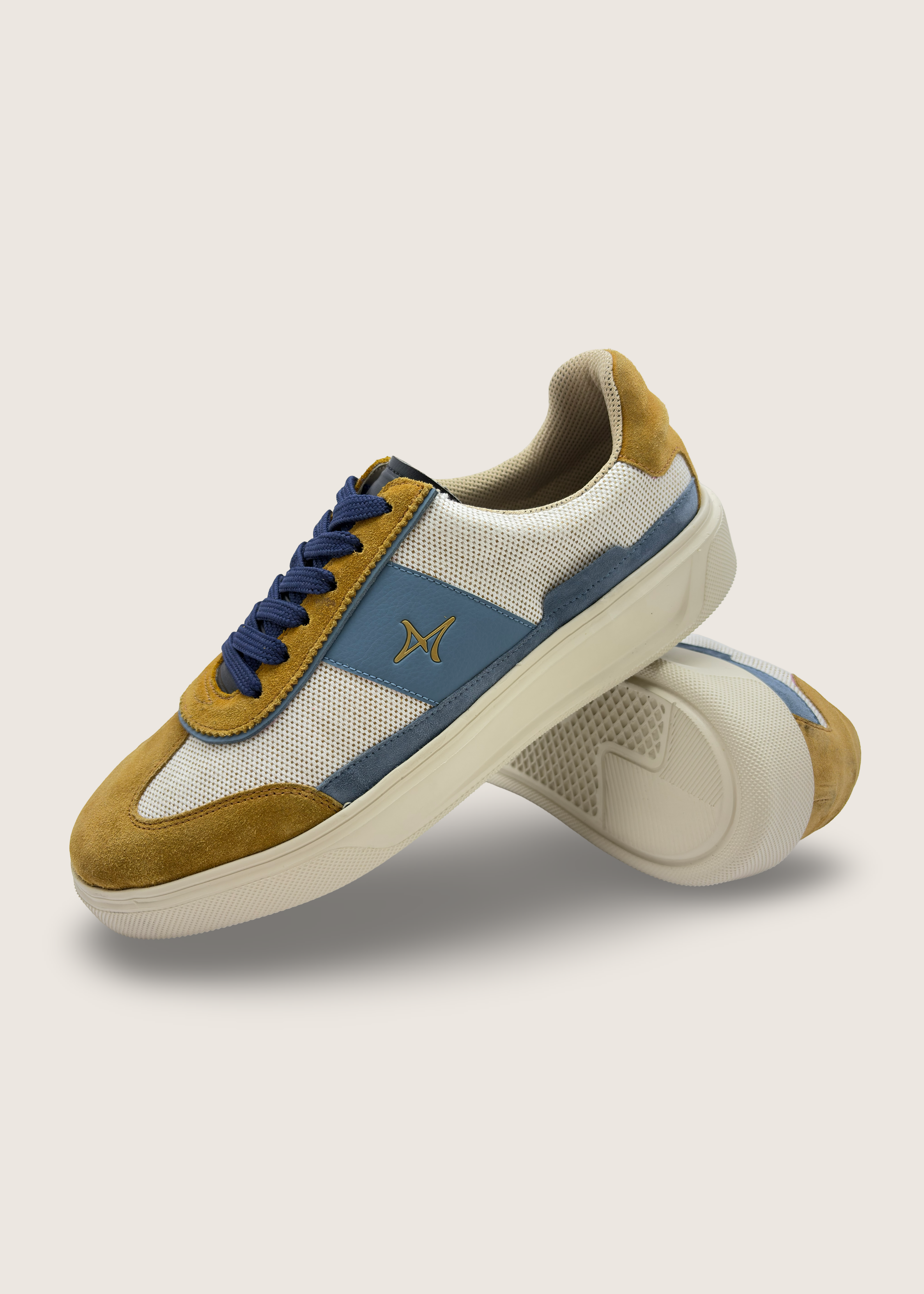 波 Men's SORA in sulphur and lagoon leather suede with white square box cotton canvas