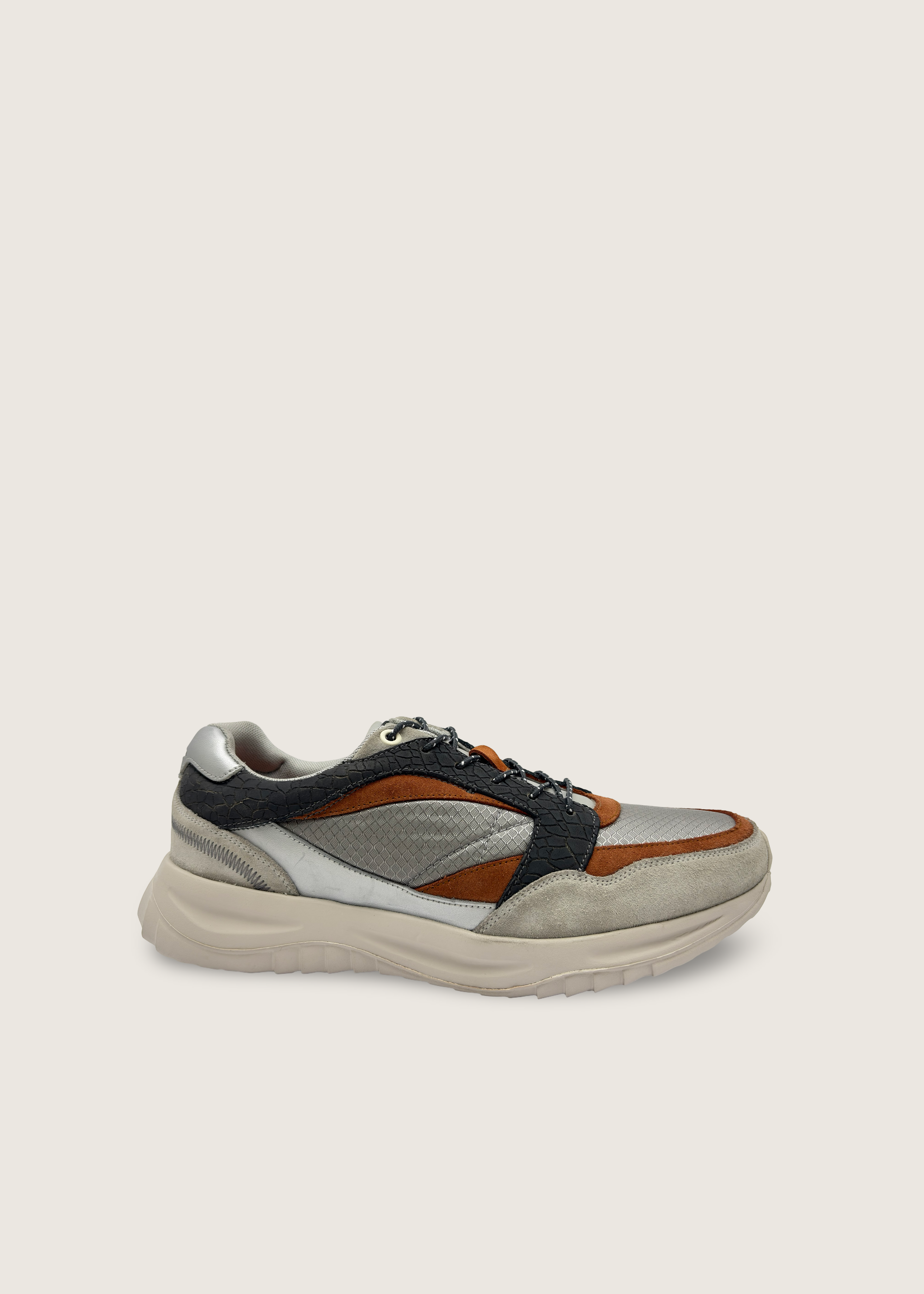 海 Men's KAI in pumice leather suede with silver grey diamond nylon parachute taffeta