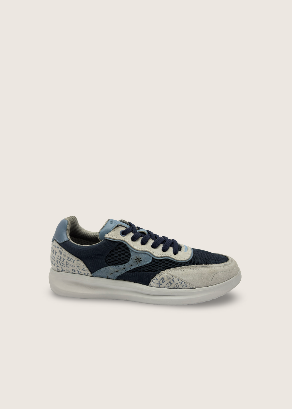 波 Men's NAMI in pumice leather suede with dark navy layers of technical mesh