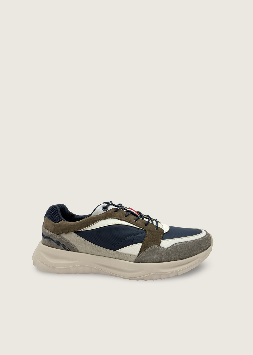 海 Men's KAI in dark grey and pumice leather suede with navy blue nylon parachute taffeta
