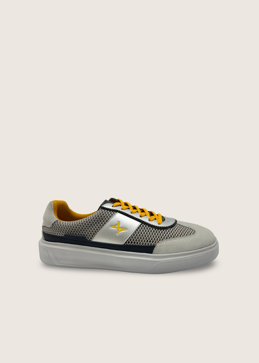 波 Men's SORA in pumice leather suede with white and dark grey layers of technical mesh
