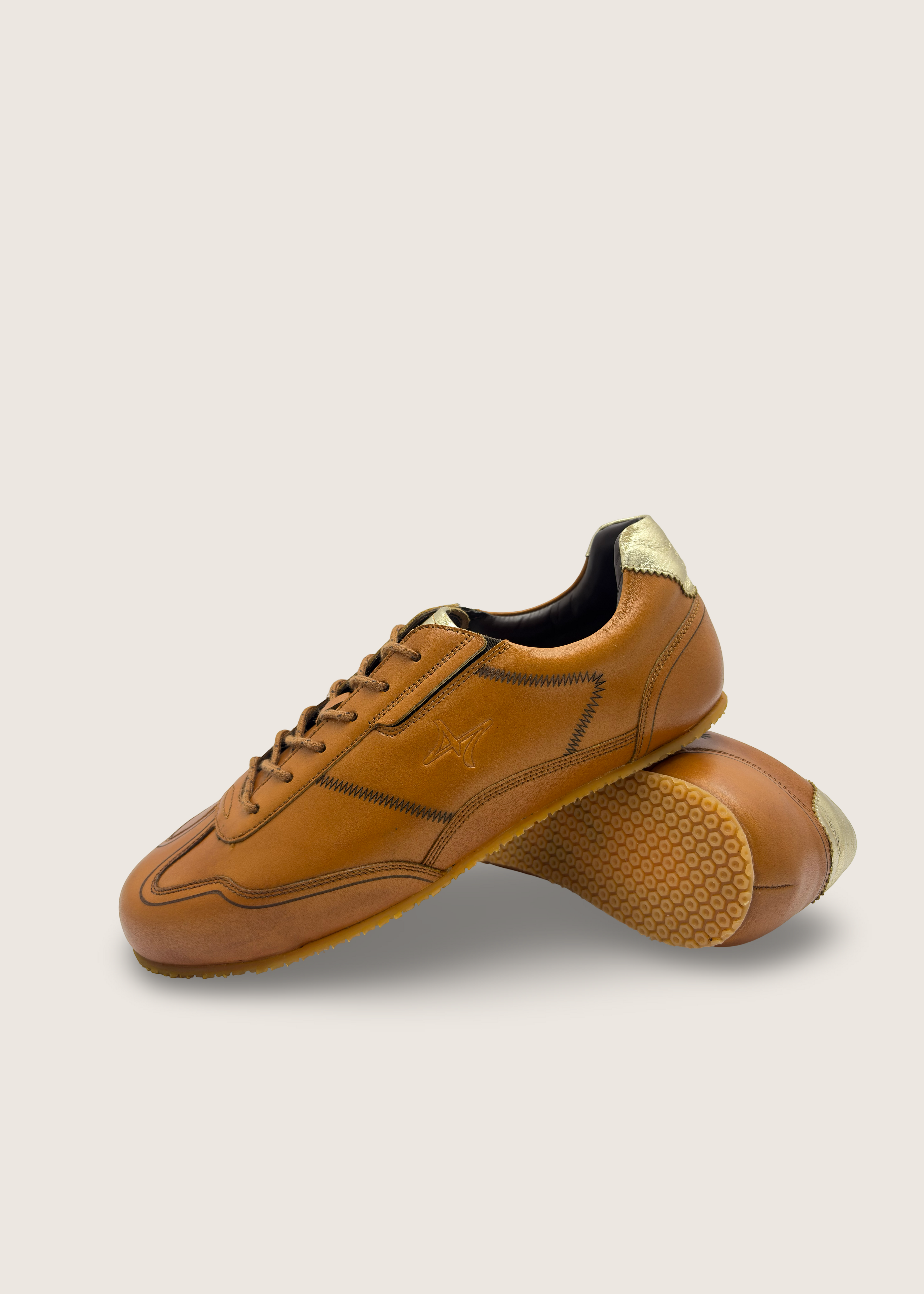 水 Men's MIZU in deep tan argentinian lapacho leather and rubber sole